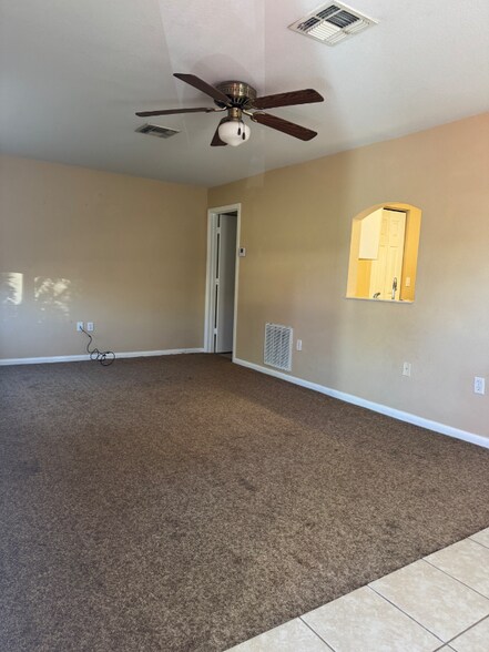 Building Photo - 812 SE 11th St