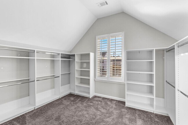 Building Photo - Immaculate, Upgraded Home with Custom Features and Spacious Outdoor Living