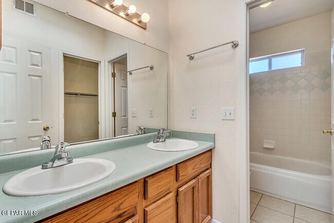 Building Photo - 10917 Loma Alta Pl