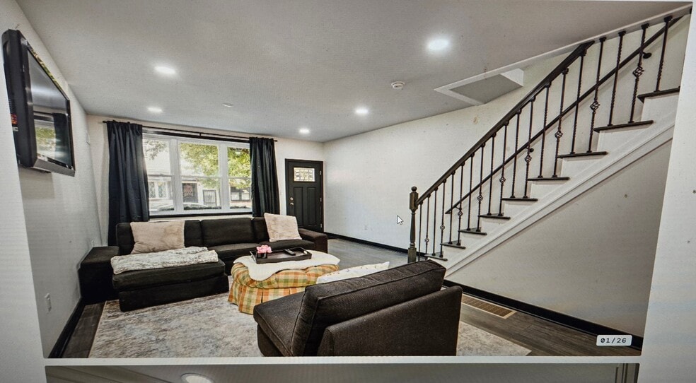 Building Photo - 2070 E Dauphin St