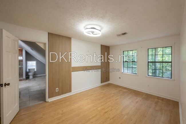 Building Photo - 2133 Cooper Way