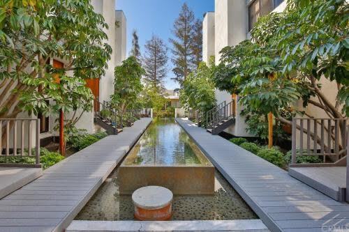 fountain - 500 E Del Mar Blvd