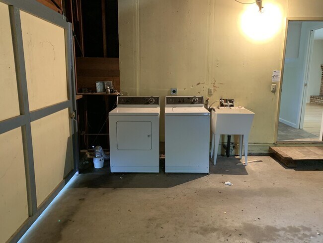 Building Photo - 280 Mt Hamilton Ave