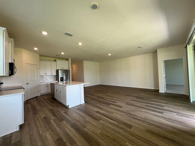 Building Photo - Desirable new build home in the Archers Mi...
