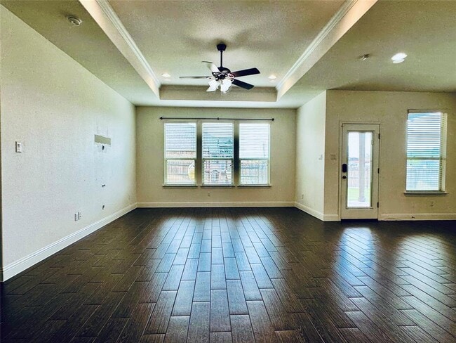 Building Photo - 3308 De Torres Cir