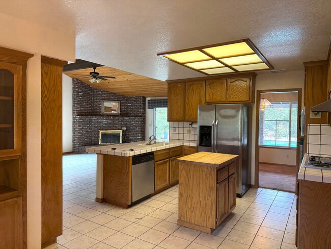 Building Photo - 5523 Freeman Cir