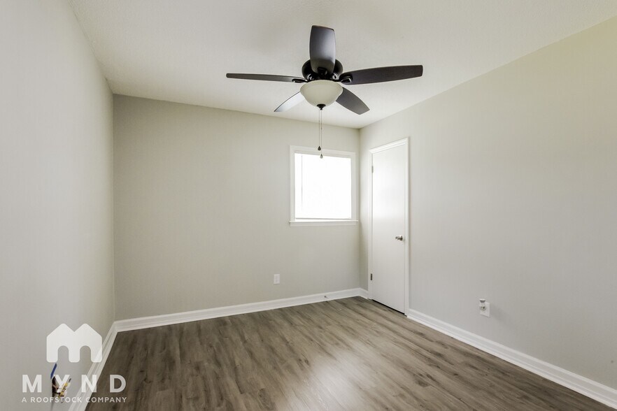 Building Photo - 3624 Somerset Dr