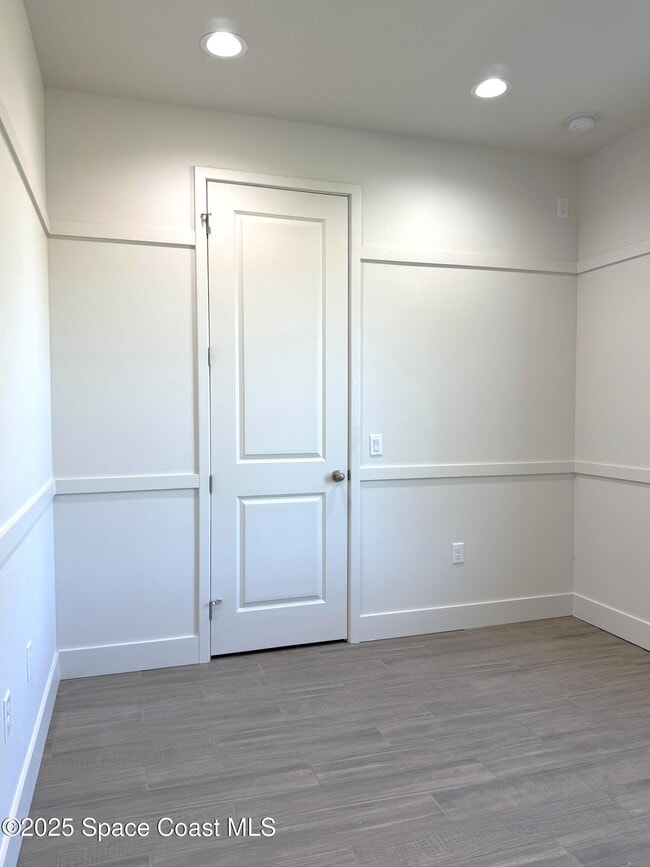 Building Photo - 2811 Edington Dr