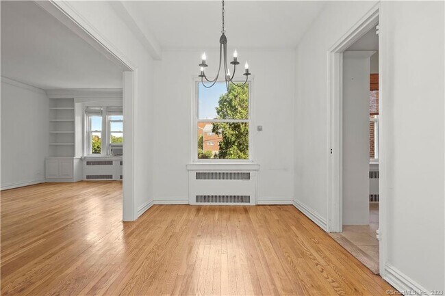 Building Photo - 70 Strawberry Hill Ave