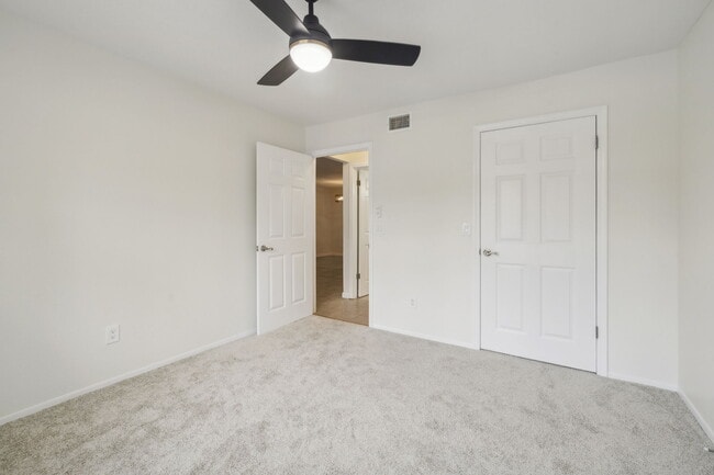 Building Photo - 9 Arbor Club Dr