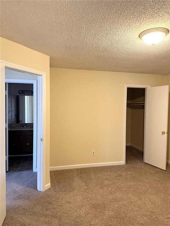 Building Photo - 1600 Oakpoint Dr SW