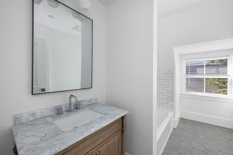 Building Photo - 293 Governor St