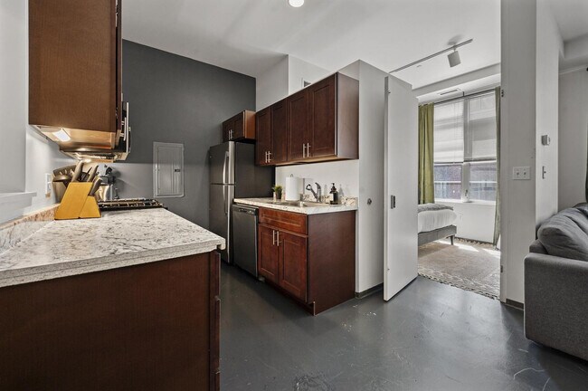 Building Photo - 160 E Berkeley St