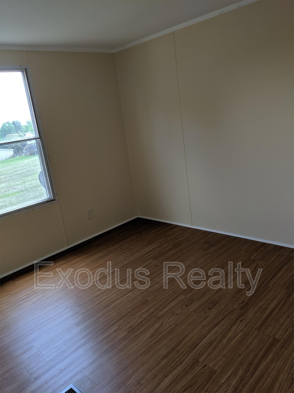 Building Photo - 220 Winding Ridge