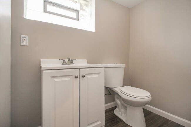 Building Photo - Must See!! Renovated Spacious Single Family House!