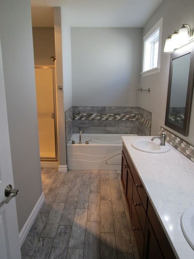 Building Photo - 2504 Fir Crest Blvd