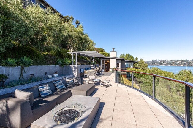 Building Photo - Luxurious Sausalito Breathtaking View Masterpiece! 4BR/3.5BA Home + 1BR/1BA Guest House! Parking!...