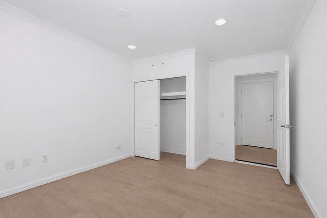 Building Photo - 80 Ferry St