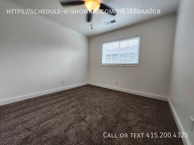 Building Photo - Beautifully renovated 3-bedroom, 2-bath ho...