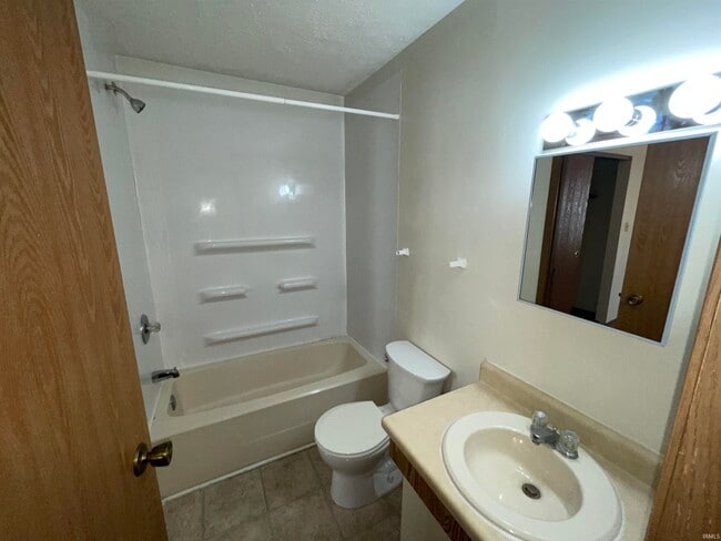 Building Photo - 2309 S Burberry Ln