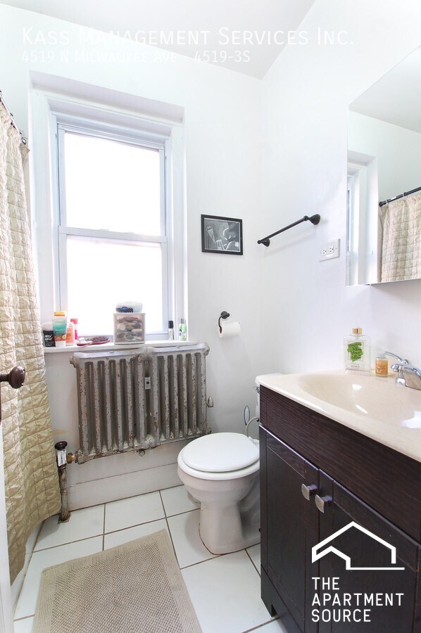 Building Photo - 4519 N Milwaukee Ave