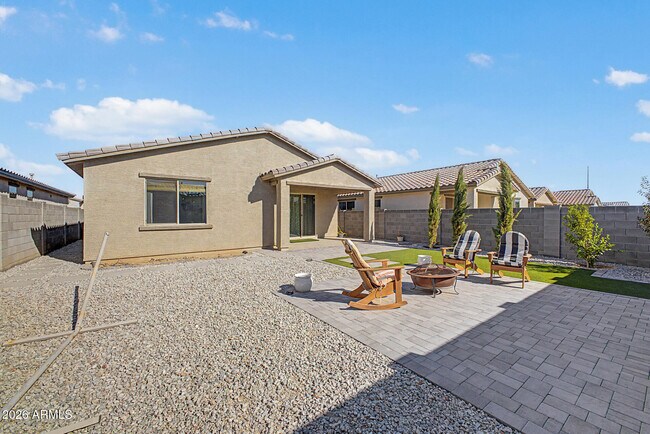 Building Photo - 12506 N 174th Dr