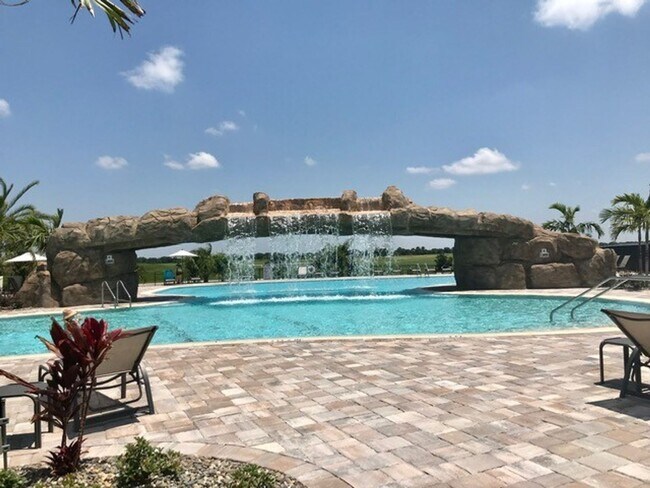 Building Photo - AVAILABLE APRIL  1!! - 2026 WINTER SEASON AND BEYOND! LAKEWOOD NATIONAL GOLF/TENNIS