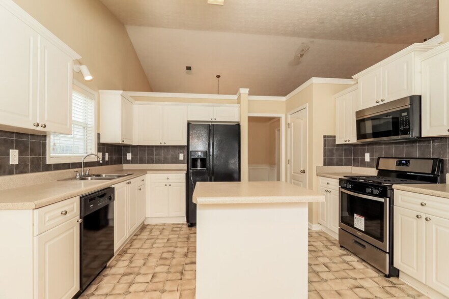 Building Photo - 1678 Sylvia Ct NE
