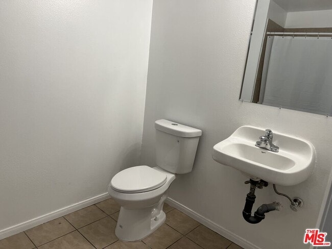 Building Photo - 6640 Irvine Ave