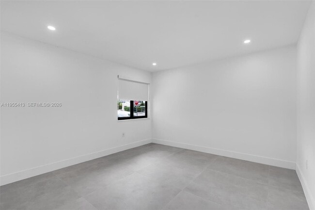 Building Photo - 1293 SW 22nd Ave