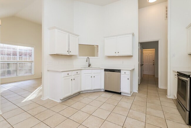 Building Photo - 1729 Fay Dr