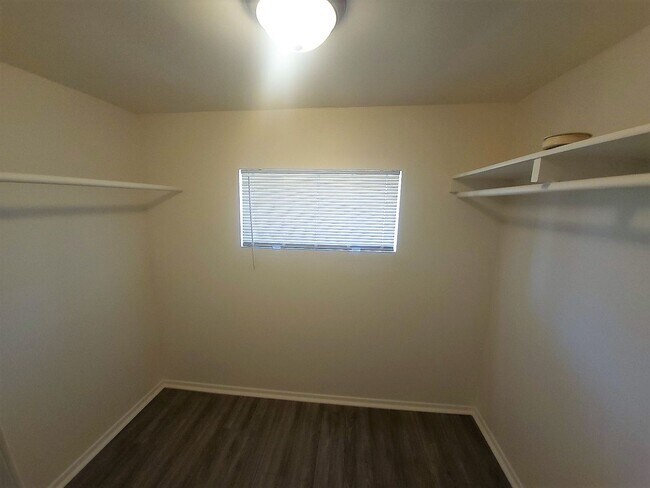 Building Photo - NORTH CENTRAL PHOENIX W/POOL!