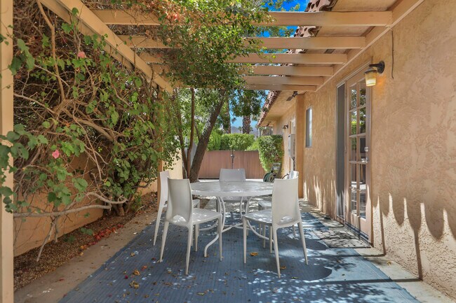 Building Photo - 72816 Mesa View Dr