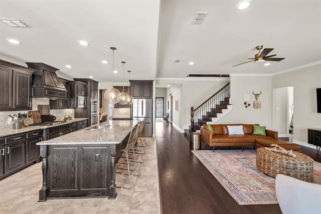 Building Photo - 2881 Redfern Dr