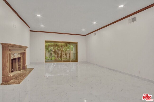 Building Photo - 11410 Canton Dr