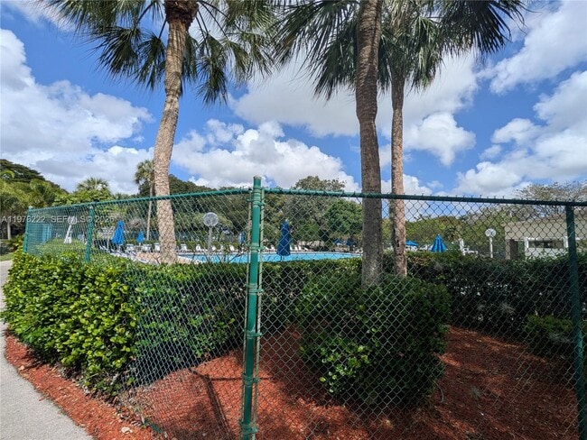 Building Photo - 108 Gardens Dr