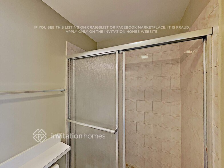 Building Photo - 5187 Glencove Ln