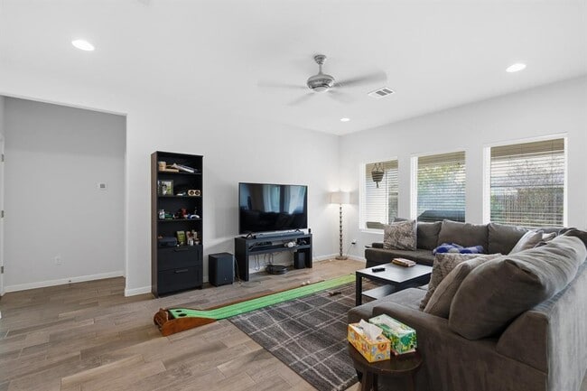 Building Photo - 12017 Texana Trl