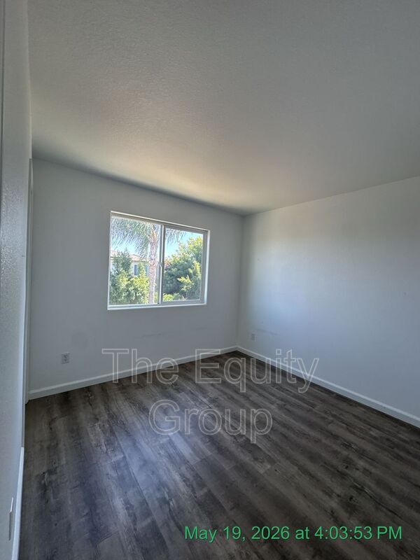 Building Photo - 2020 Golden Way