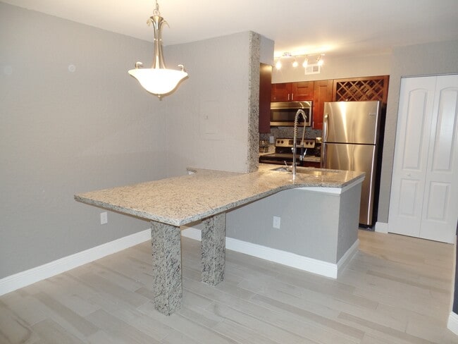 Building Photo - 2851 N Oakland Forest Dr