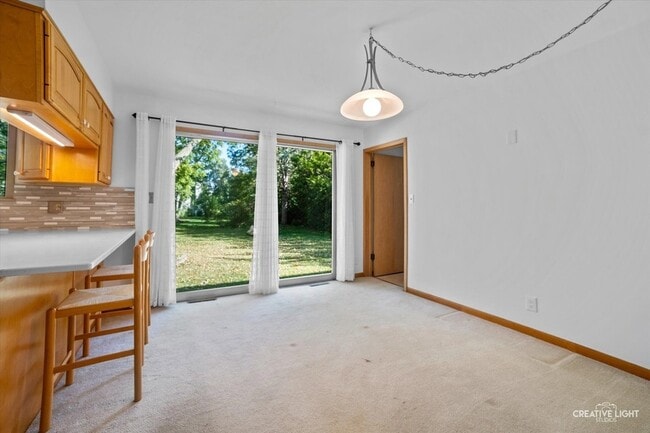Building Photo - 38W686 Glenview Dr