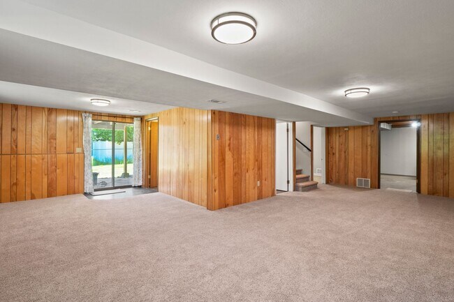 Building Photo - 4 Bed 3 Bath Home in Cul-de-sac with Massive 18X40 insulated shop