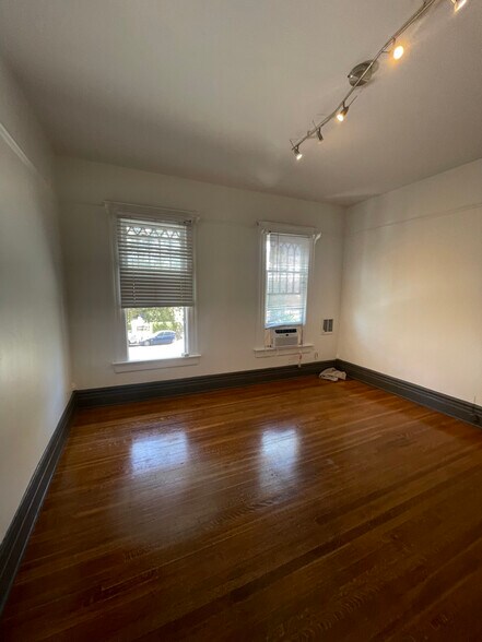 Building Photo - 2824 Menlo Ave