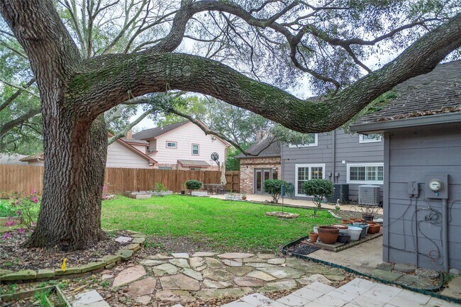 Building Photo - 18310 Spellbrook Dr