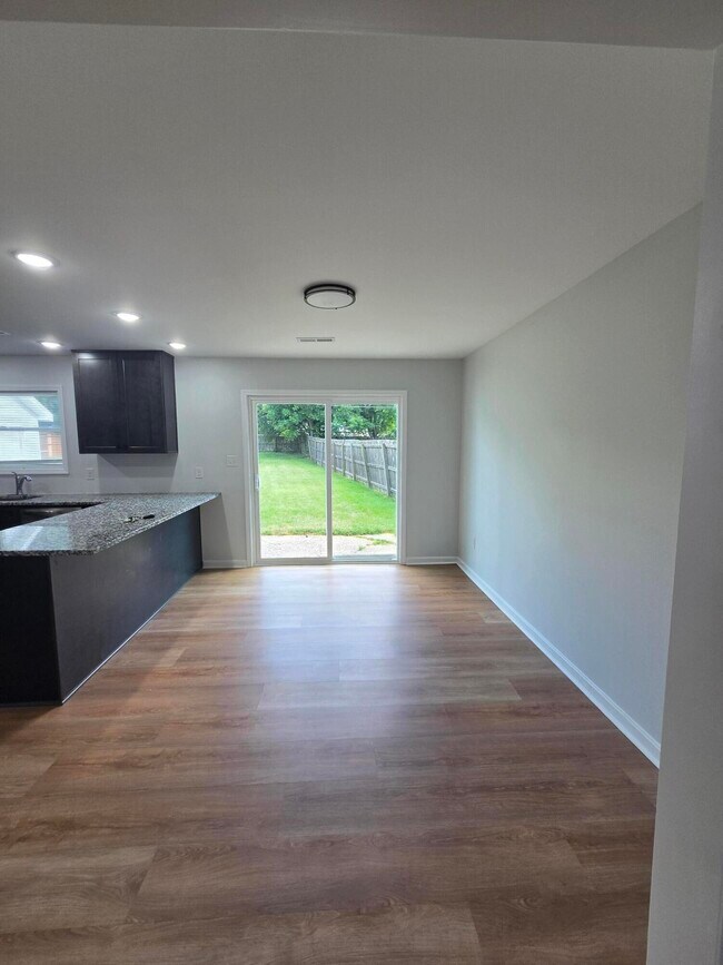 Building Photo - 1352 Canonero Dr