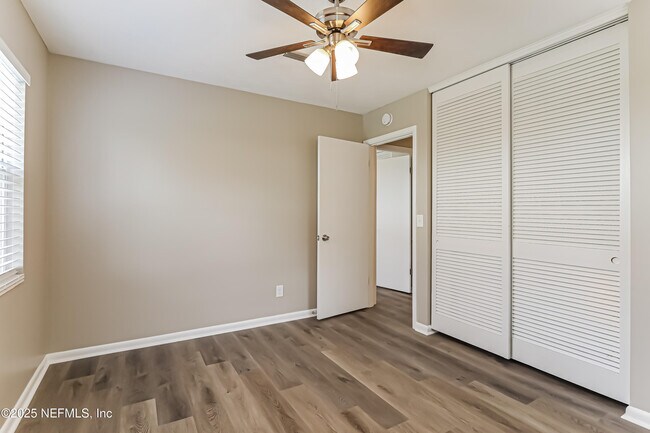 Building Photo - 4936 Perrine Dr
