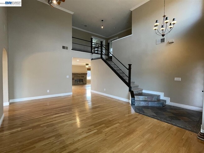 Building Photo - 1393 Arrowhead Ave