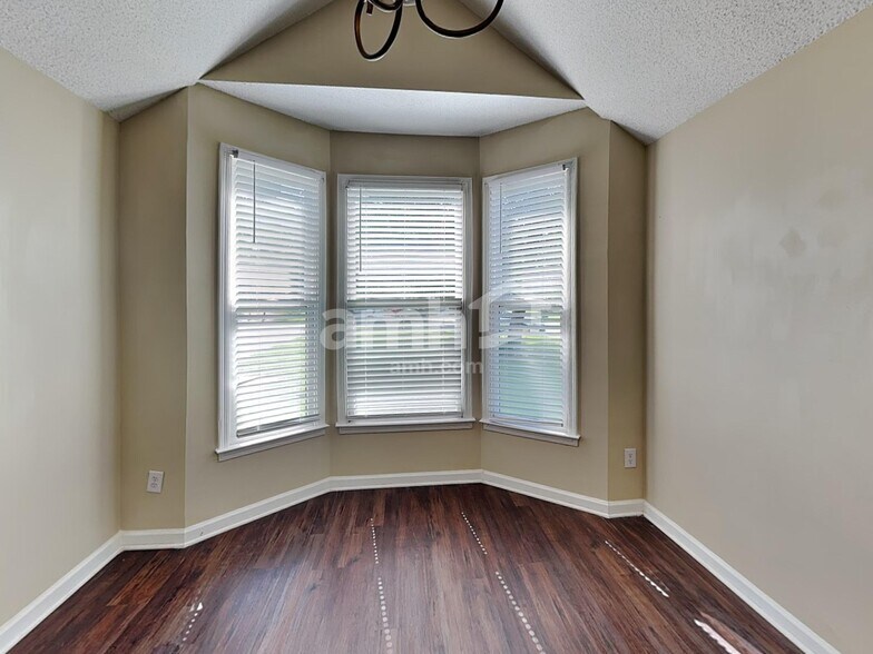 Building Photo - 5303 Rutland Ct