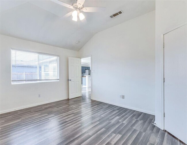 Building Photo - 1103 Madison