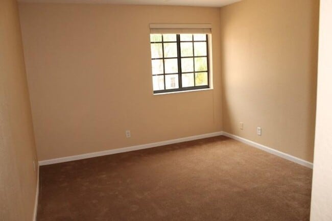 Building Photo - 4136 Forest Dr